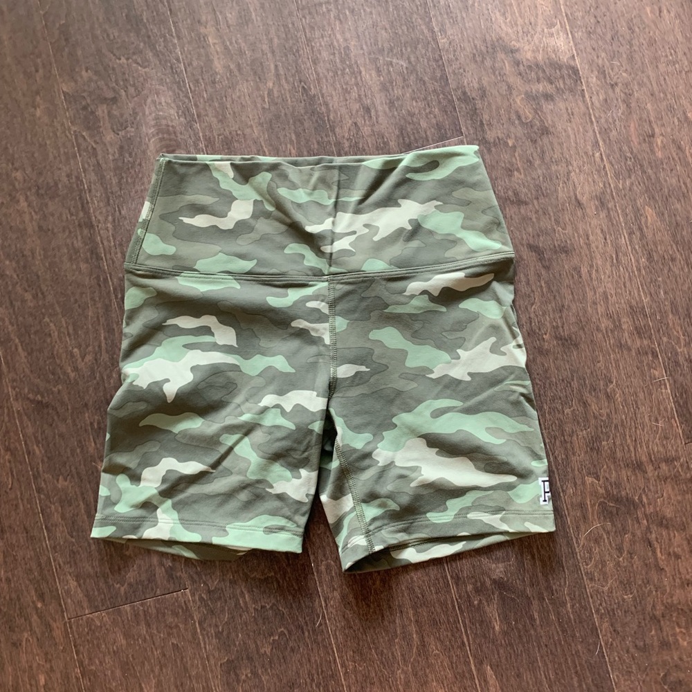 VS Camo bike shorts